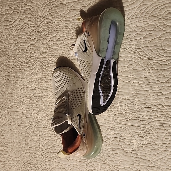 Nike Air Max 270 Sandrift- size 9M - Picture 3 of 4